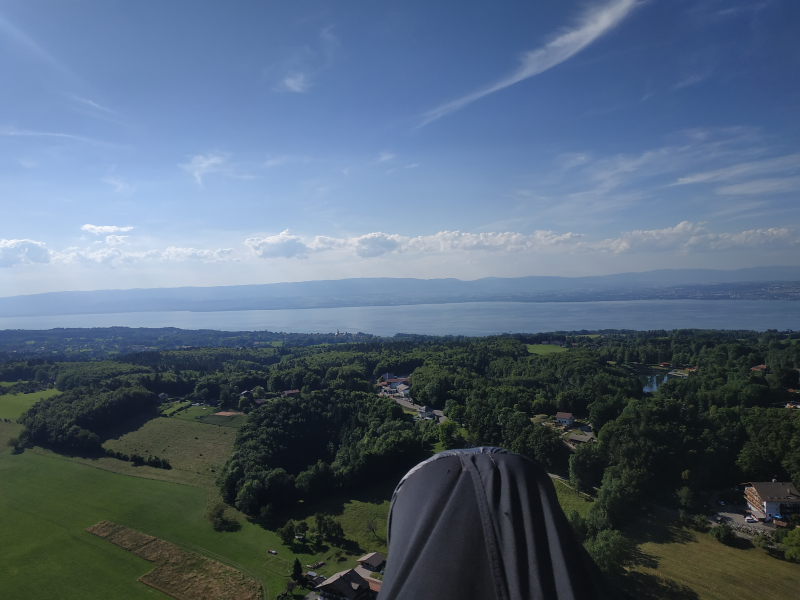 vue sur le lac léman pour Tuyen